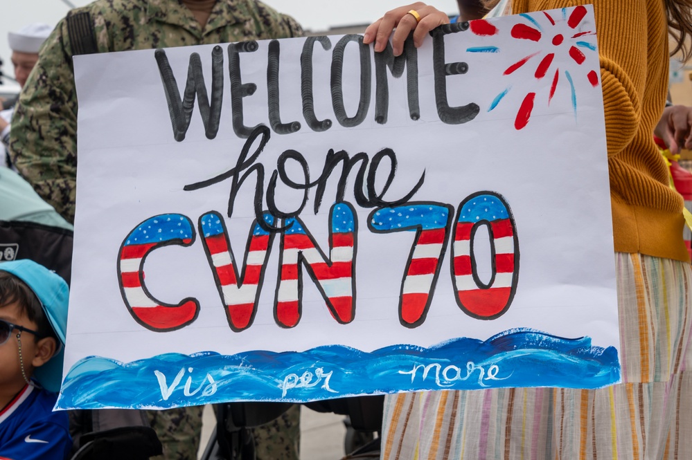 USS Carl Vinson (CVN 70) Returns from Deployment
