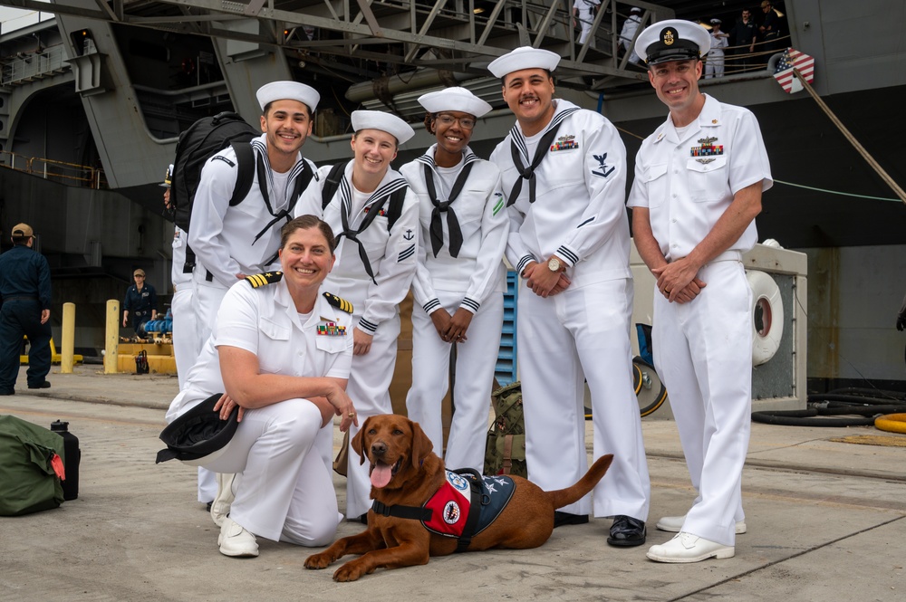 USS Carl Vinson (CVN 70) Returns from Deployment