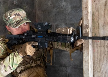 Kentucky Airmen sharpen war-fighting skills at Combat Readiness Center field exercise