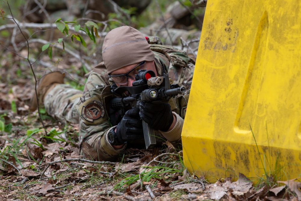 Kentucky Air Guard security forces Airmen strengthen skills in Michigan