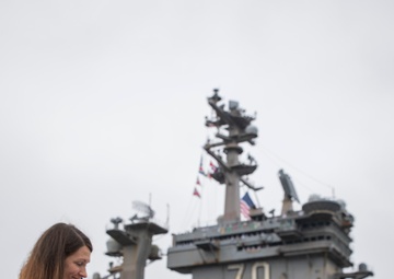 USS Carl Vinson Returns to Home Port