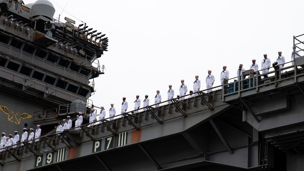 USS Carl Vinson Returns to Home Port