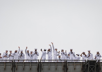 USS Carl Vinson Returns to Home Port
