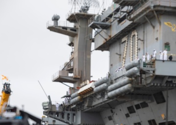 USS Carl Vinson Returns to Home Port