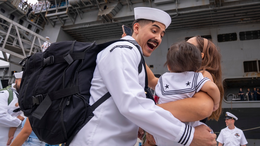 USS Carl Vinson returns from Deployment