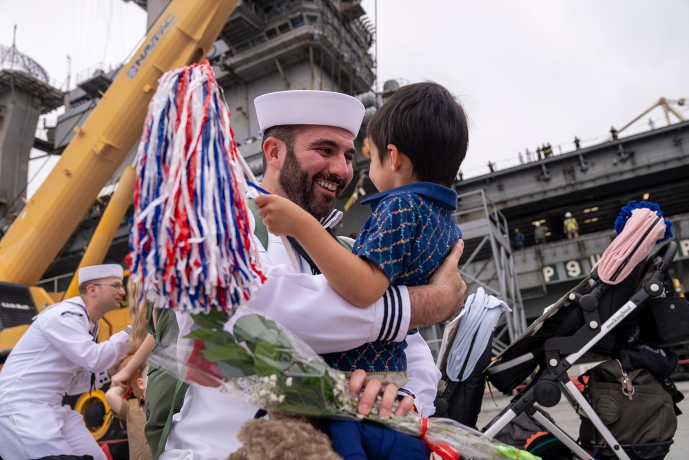 USS Carl Vinson returns from Deployment