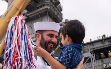 USS Carl Vinson returns from Deployment