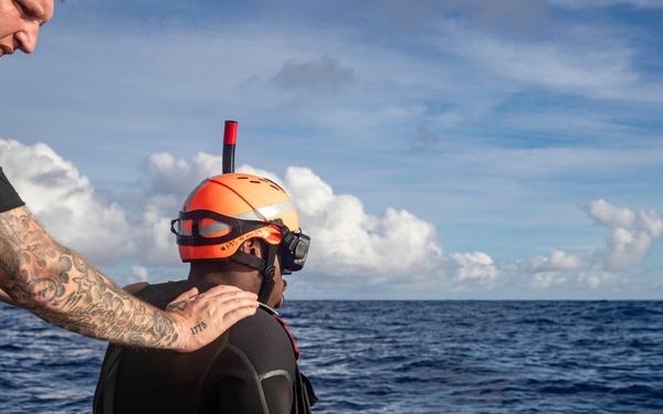 HSC-12 Conducts Search and Rescue Exercise