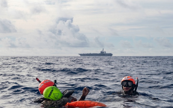 HSC-12 Conducts Search and Rescue Exercise