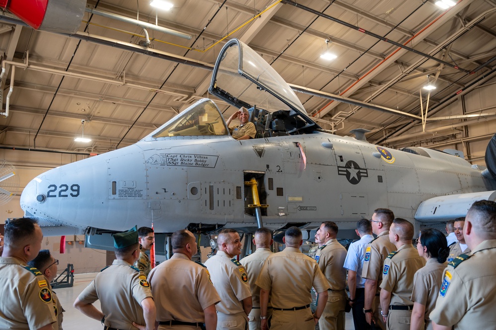 Colombian War College strengthens ties during Nellis visit