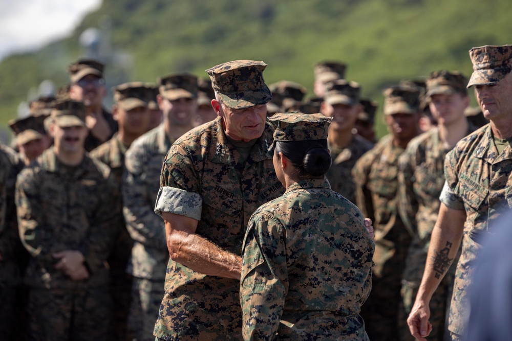 OKINAWA, JAPAN – III Marine Expeditionary Force commanding general visits 31st Marine Expeditionary Unit return to home port