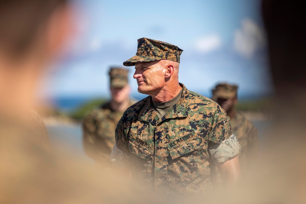OKINAWA, JAPAN – III Marine Expeditionary Force commanding general visits 31st Marine Expeditionary Unit return to home port