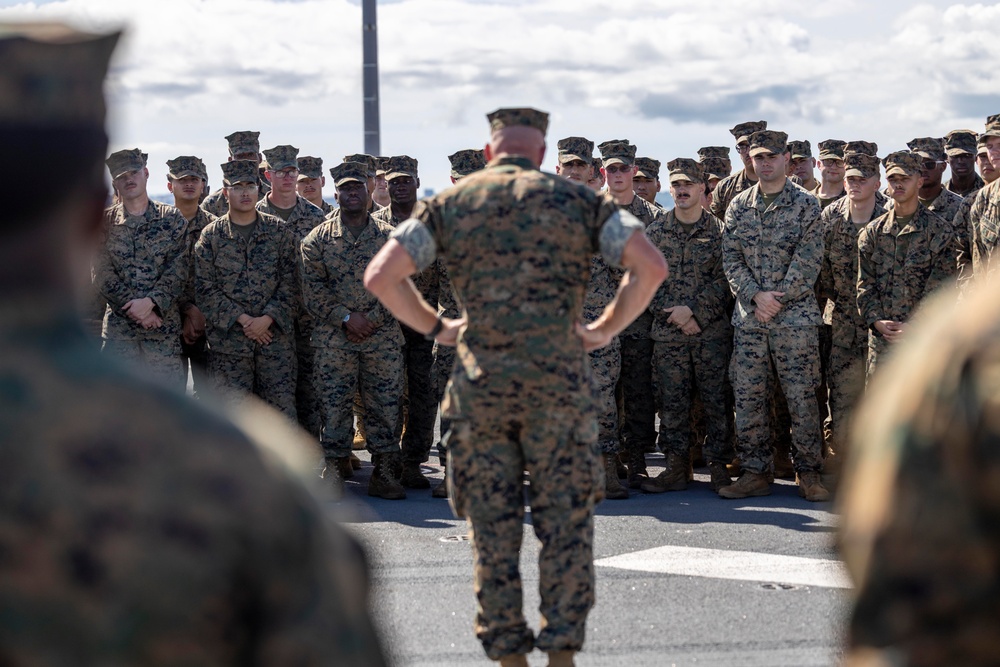 OKINAWA, JAPAN – III Marine Expeditionary Force commanding general visits 31st Marine Expeditionary Unit return to home port