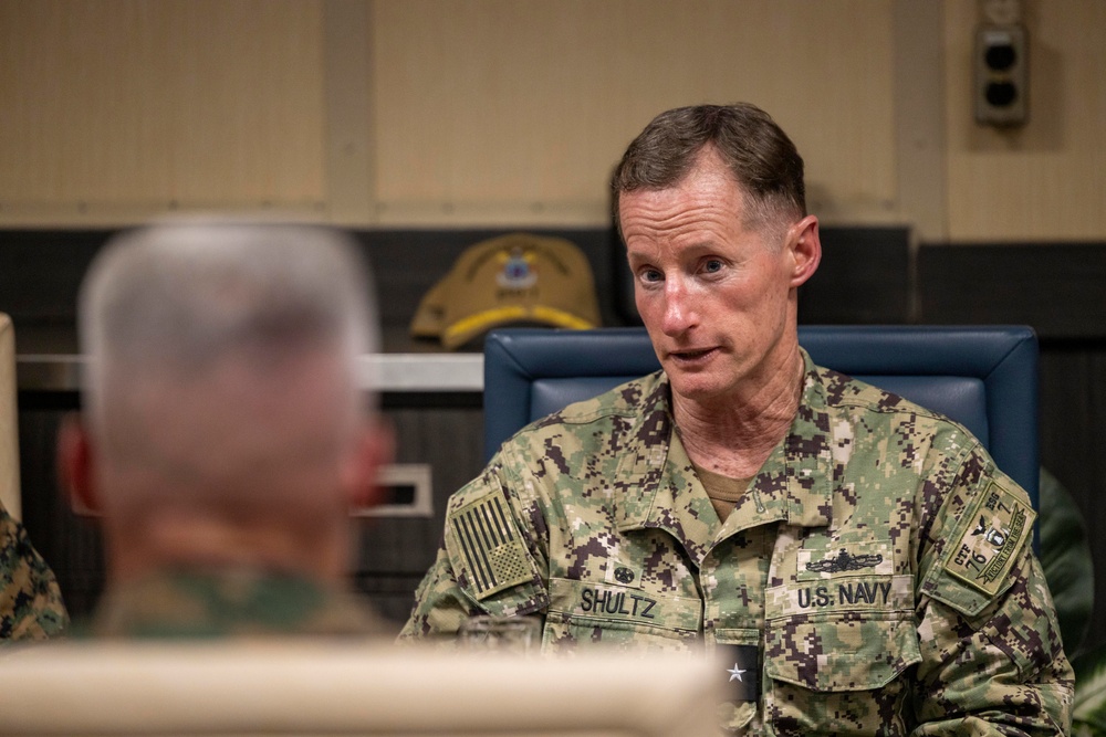 OKINAWA, JAPAN – III Marine Expeditionary Force commanding general visits 31st Marine Expeditionary Unit return to home port