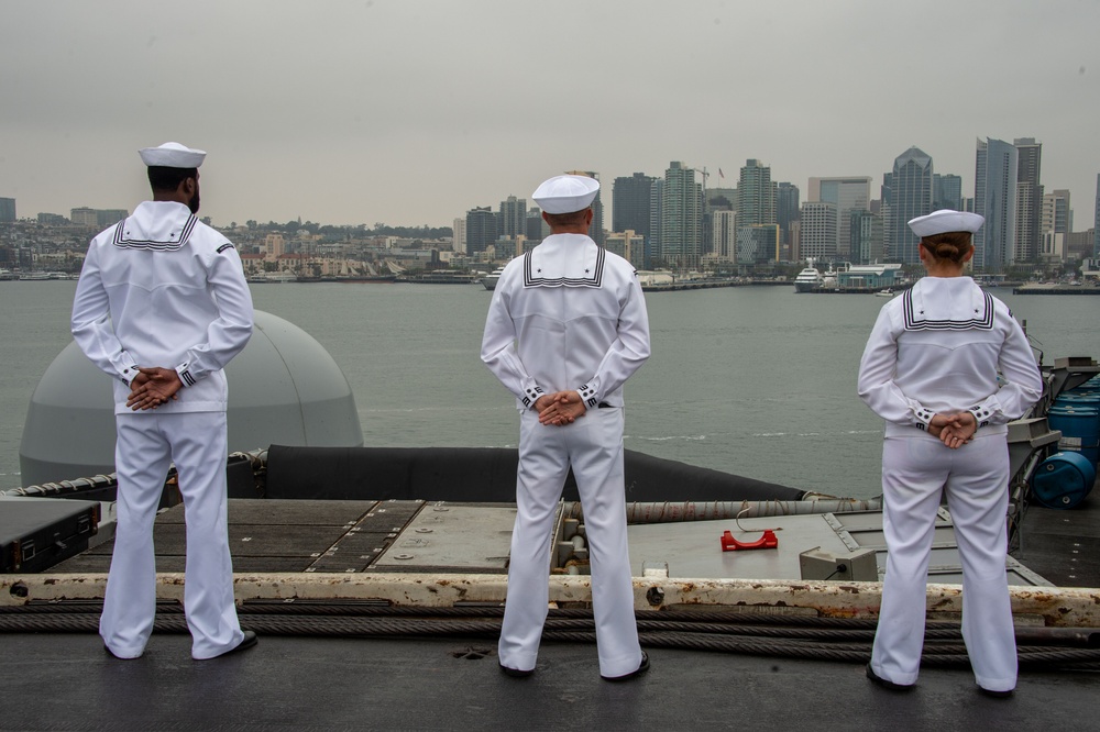 USS Carl Vinson returns from Deployment