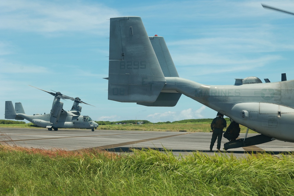 VMM-262, 3rd Medical Battalion practice casualty evacuation