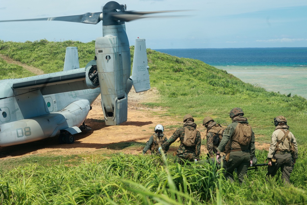 VMM-262, 3rd Medical Battalion practice casualty evacuation