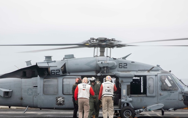 Commander, U.S. 3rd Fleet visits USS Carl Vinson