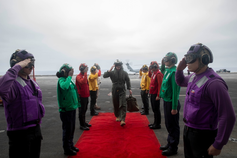 Commander, U.S. 3rd Fleet visits USS Carl Vinson
