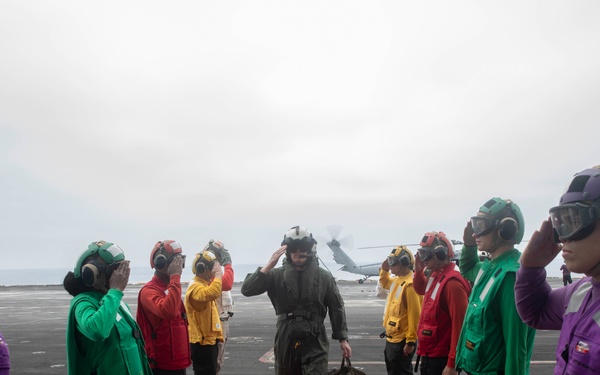 Commander, U.S. 3rd Fleet visits USS Carl Vinson