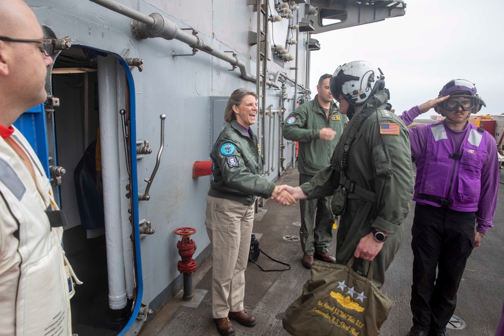 Commander, U.S. 3rd Fleet visits USS Carl Vinson