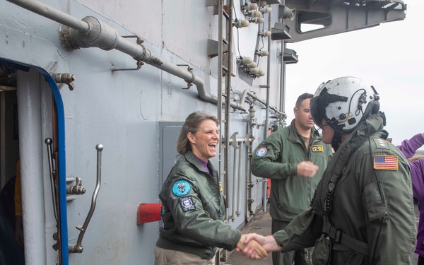 Commander, U.S. 3rd Fleet visits USS Carl Vinson