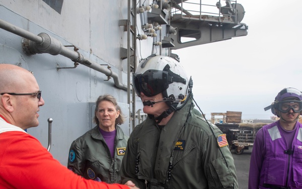 Commander, U.S. 3rd Fleet visits USS Carl Vinson