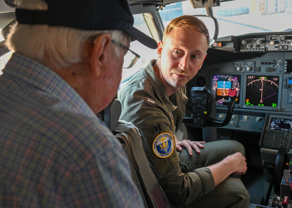 Congressional Delegation visits Sigonella