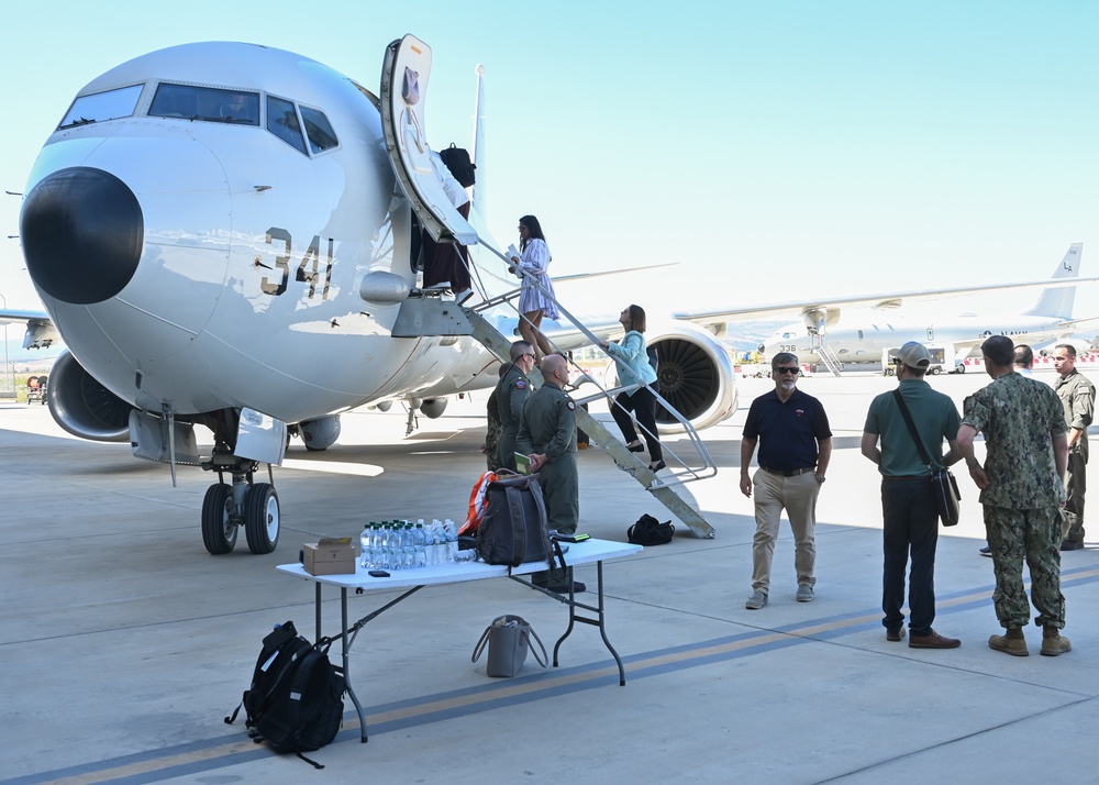 Congressional Delegation visits Sigonella