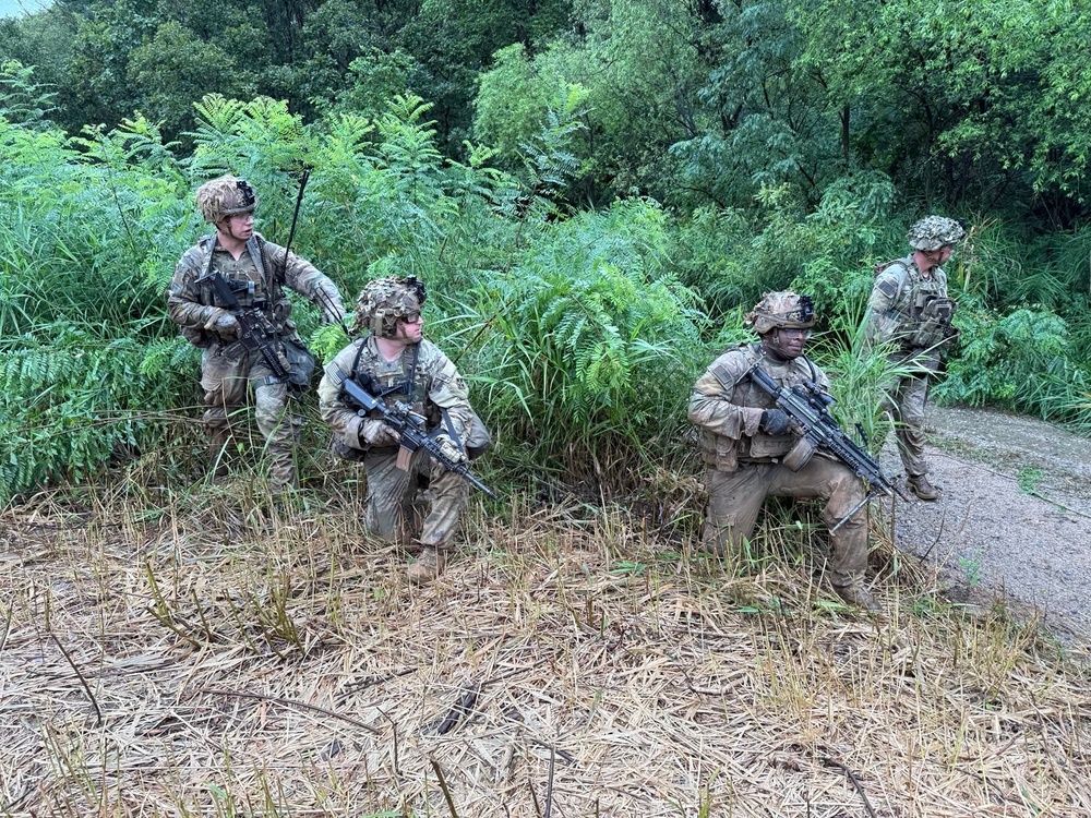 Tomahawk Battalion, 2-23 Infantry, conducts Squad Live Fire Exercise
