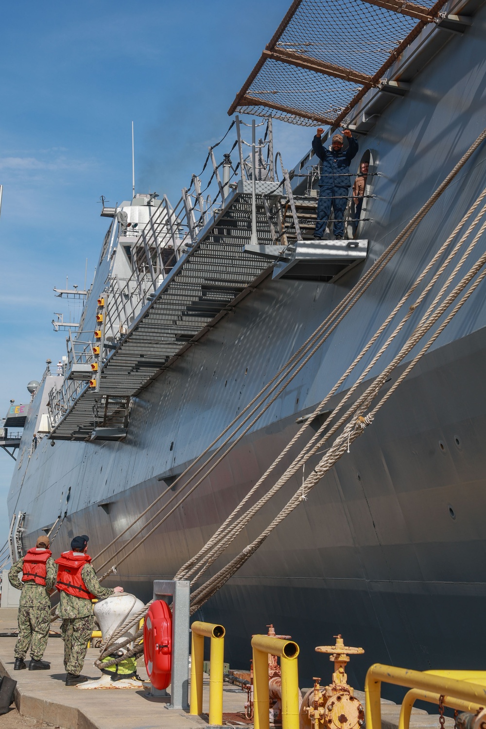 IWOARG Departs Norfolk for Deployment