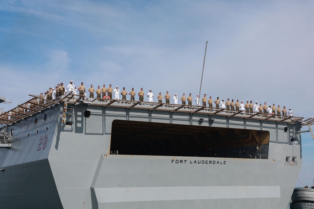 IWOARG Departs Norfolk for Deployment
