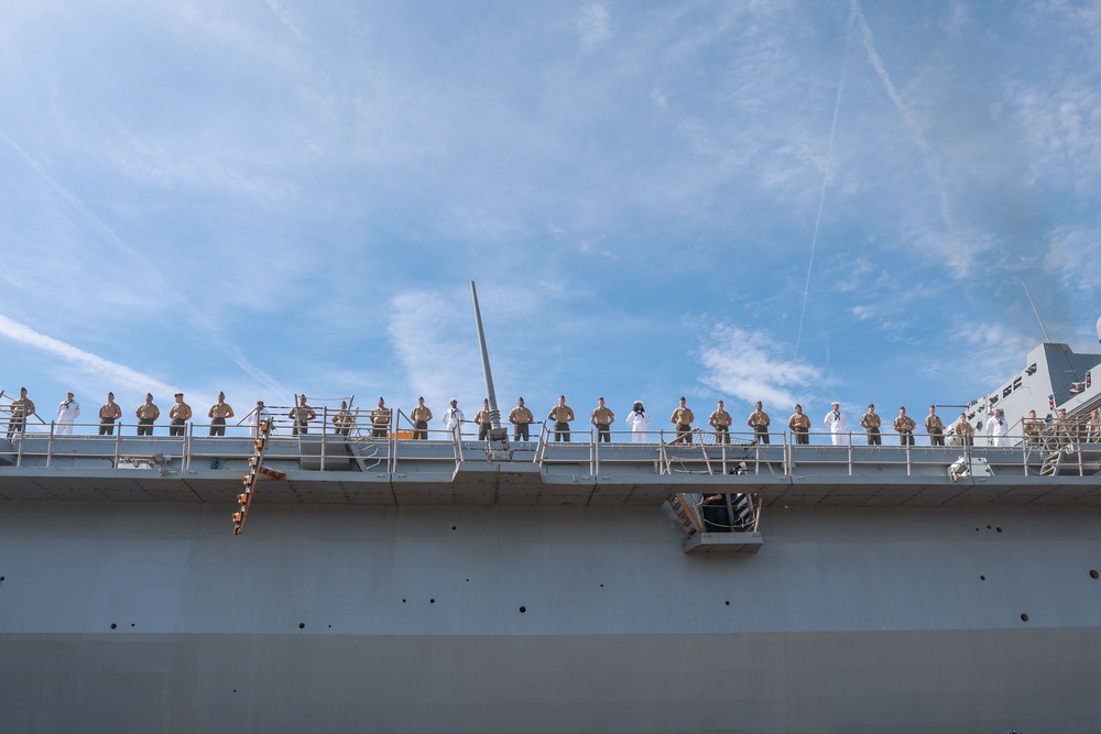 IWOARG Departs Norfolk for Deployment