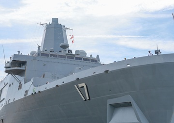 IWOARG Departs Norfolk for Deployment