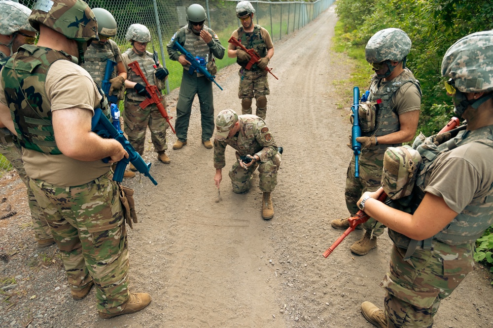 Medical Care MAINEiacs Conduct Vital Training