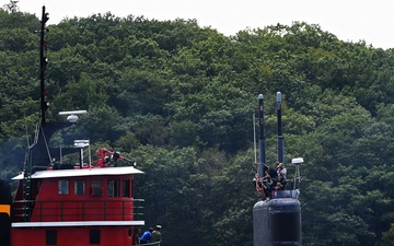 USS Albany Arrives at Submarine Base New London for Homeport Shift