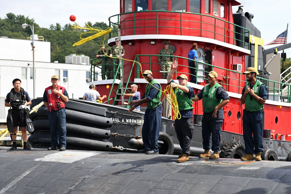 Albany arrives at Submarine Base New London for homeport shift