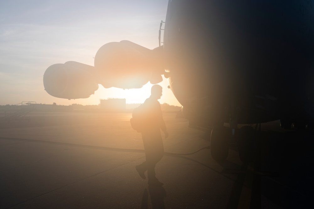 Sun, Sky, C-17: Charleston local training sortie