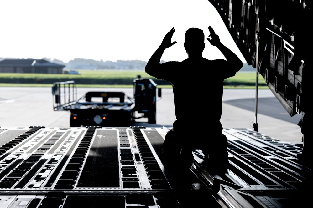 Sun, Sky, C-17: Charleston local training sortie