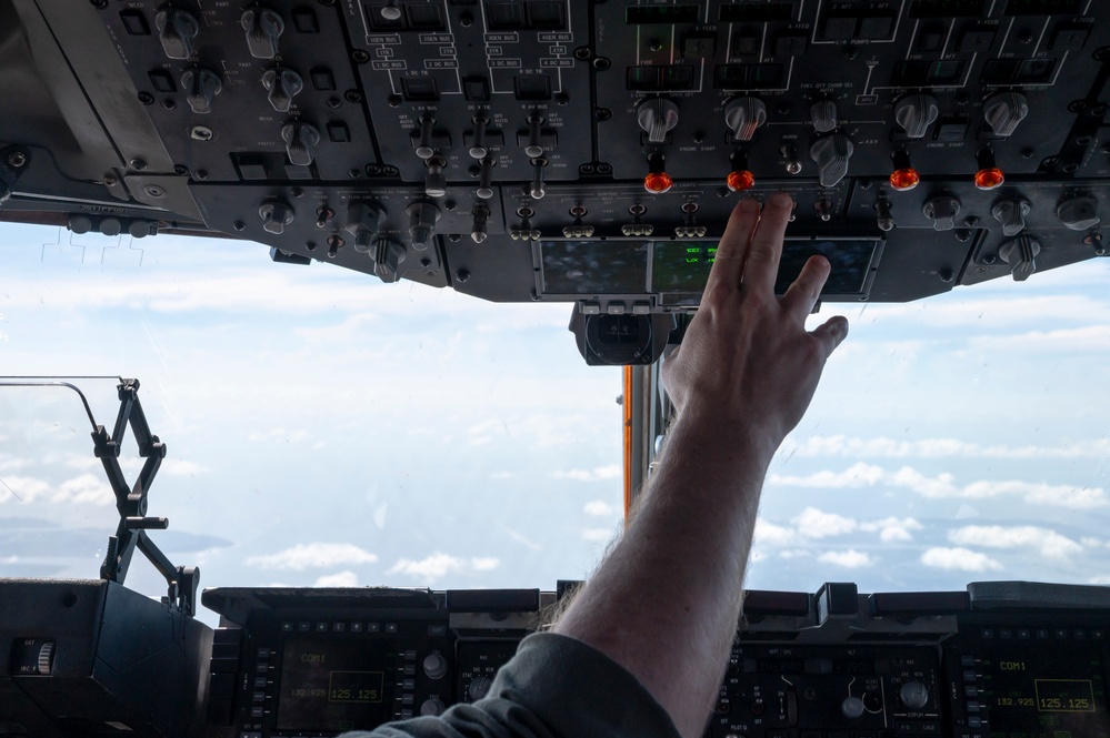 Sun, Sky, C-17: Charleston local training sortie