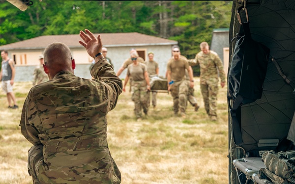 Medical Care MAINEiacs Conduct Vital Training