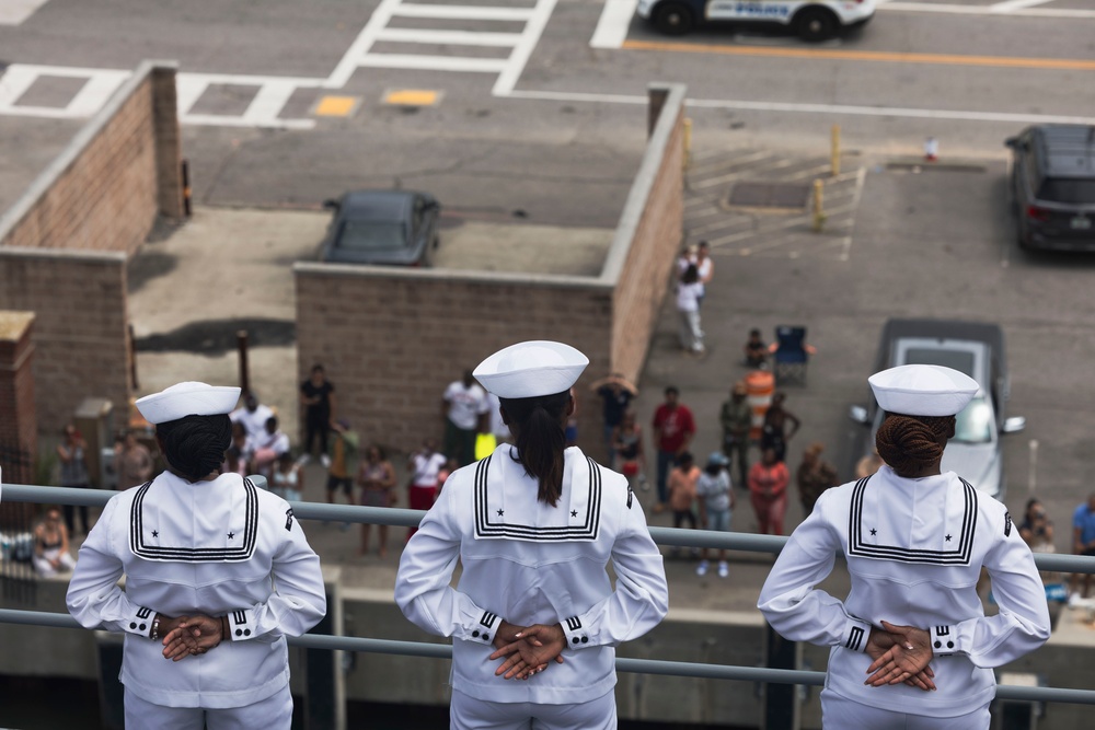 USS Iwo Jima Depart Naval Station Norfolk For Deployment