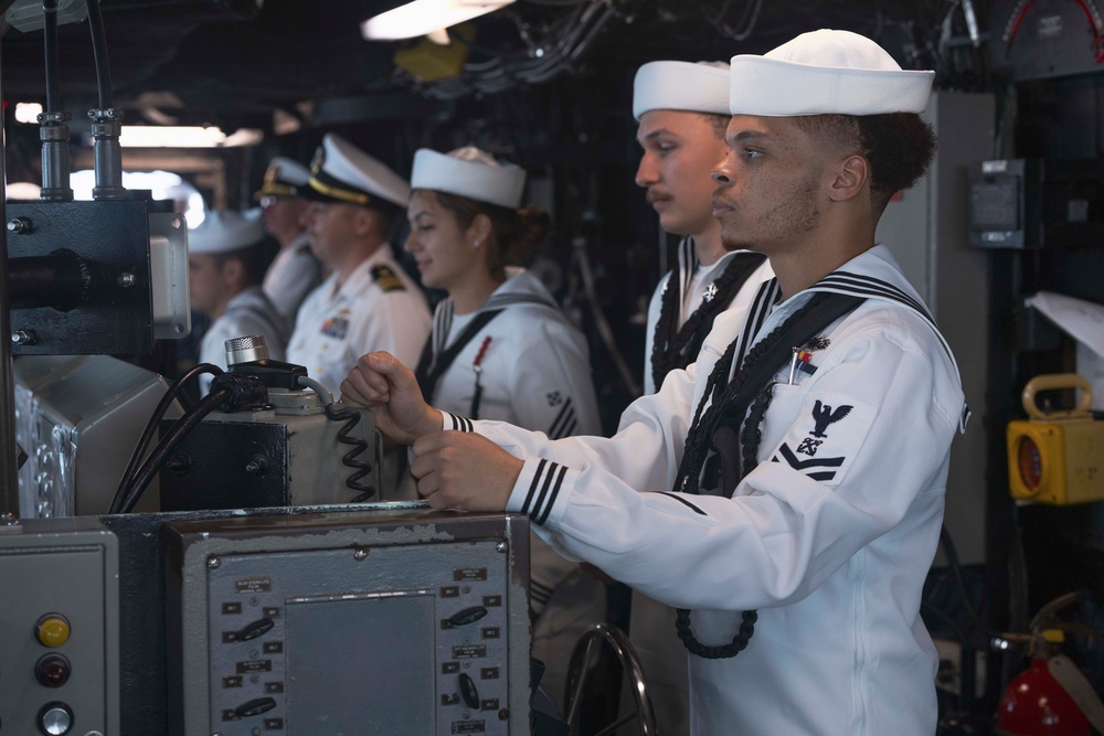 USS Iwo Jima Depart Naval Station Norfolk For Deployment