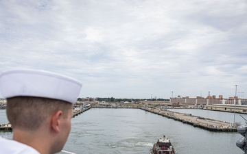 USS Iwo Jima Depart Naval Station Norfolk For Deployment