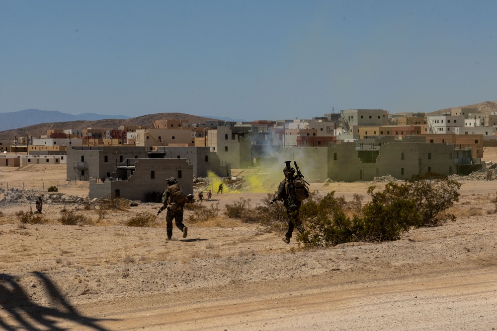 V25 Marines conduct an AFX during SLTE 4-25