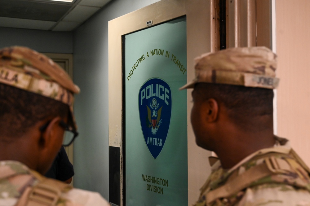 DCNG Commanding General Visits Troops Supporting the DC Safe and Beautiful Task Force