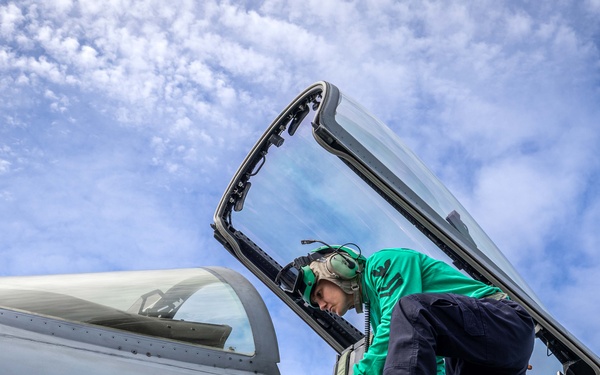Daily Operations Aboard USS George H.W. Bush (CVN 77)