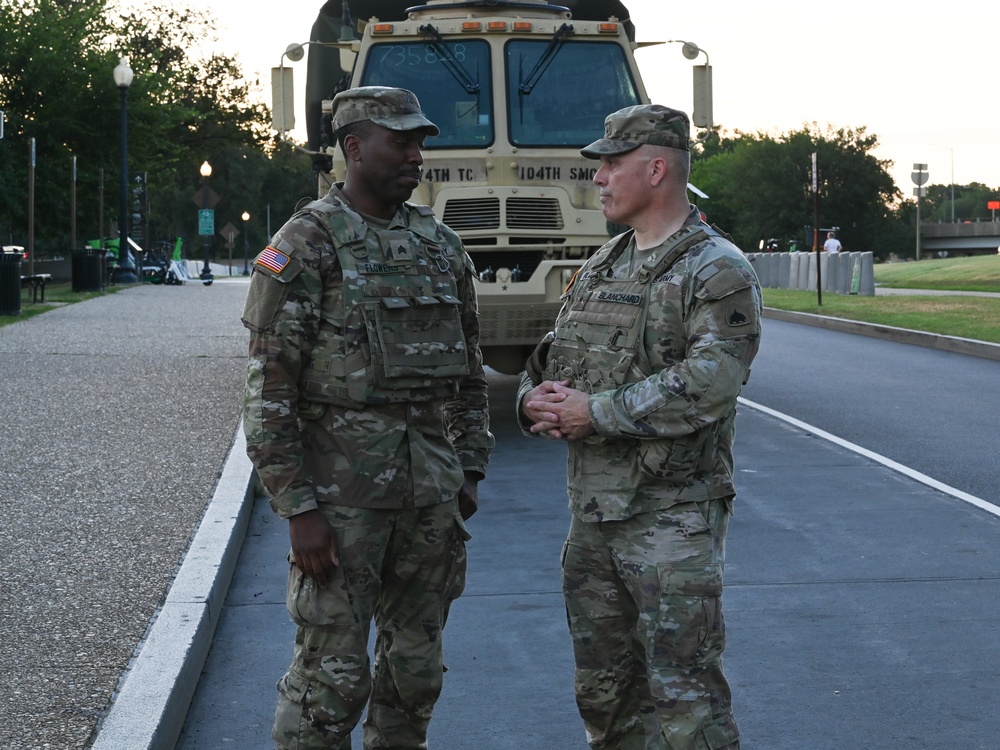 DCNG Commanding General Visits Troops Supporting the DC Safe and Beautiful Task Force
