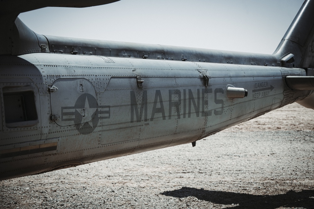 HMLA-367 conducts FARP training