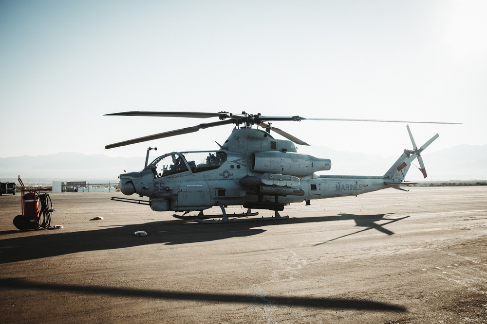 HMLA-367 conducts FARP training